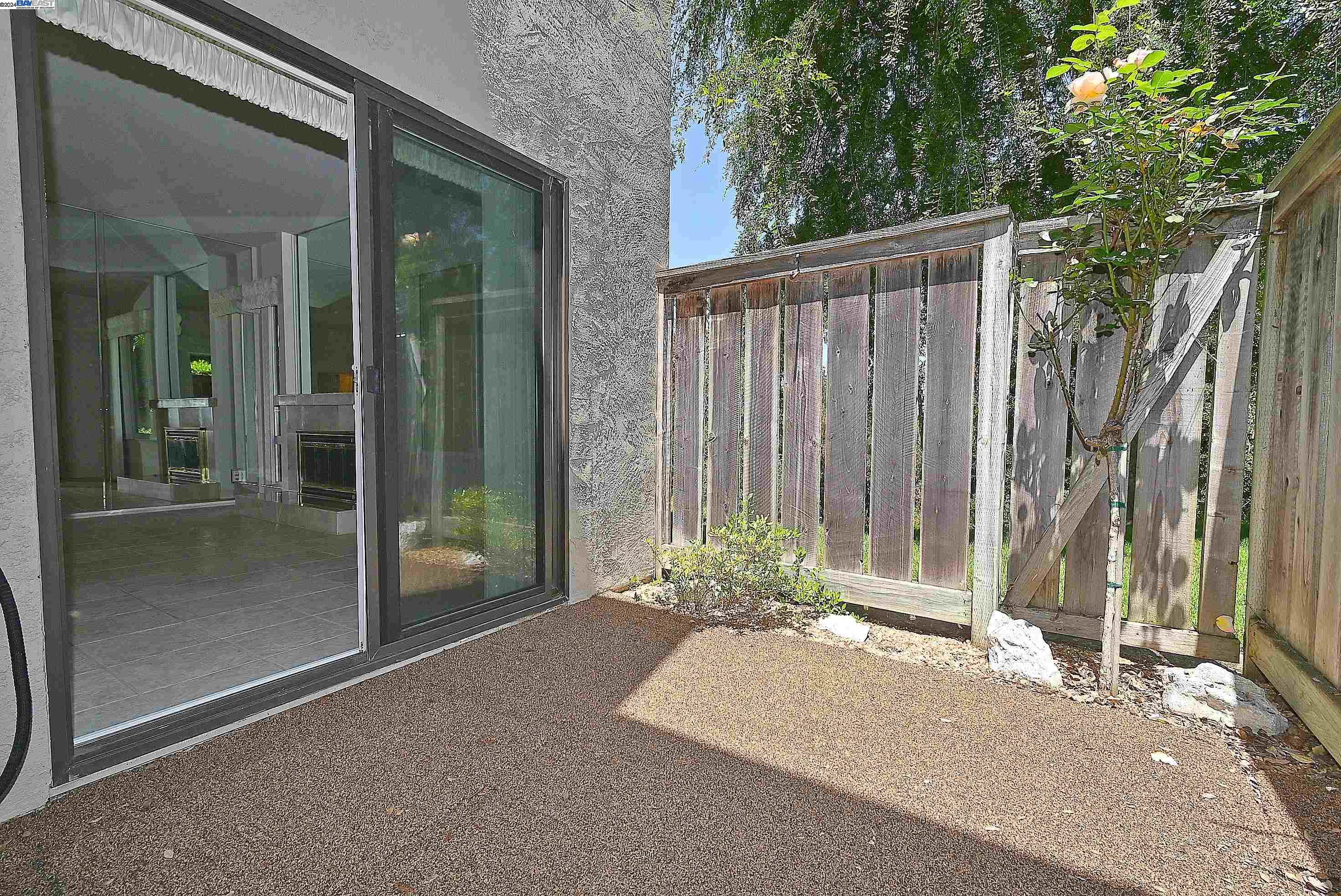 2248 Oak Creek Pl