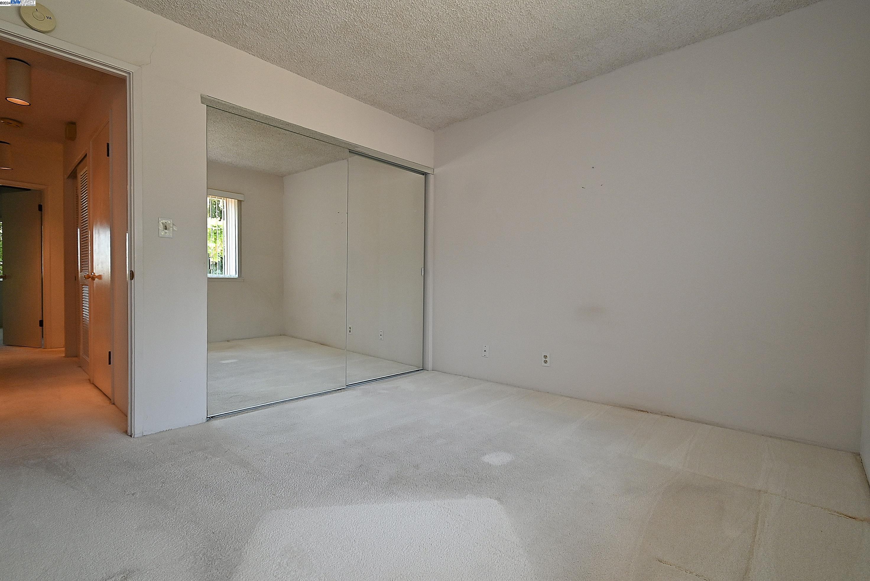 2248 Oak Creek Pl