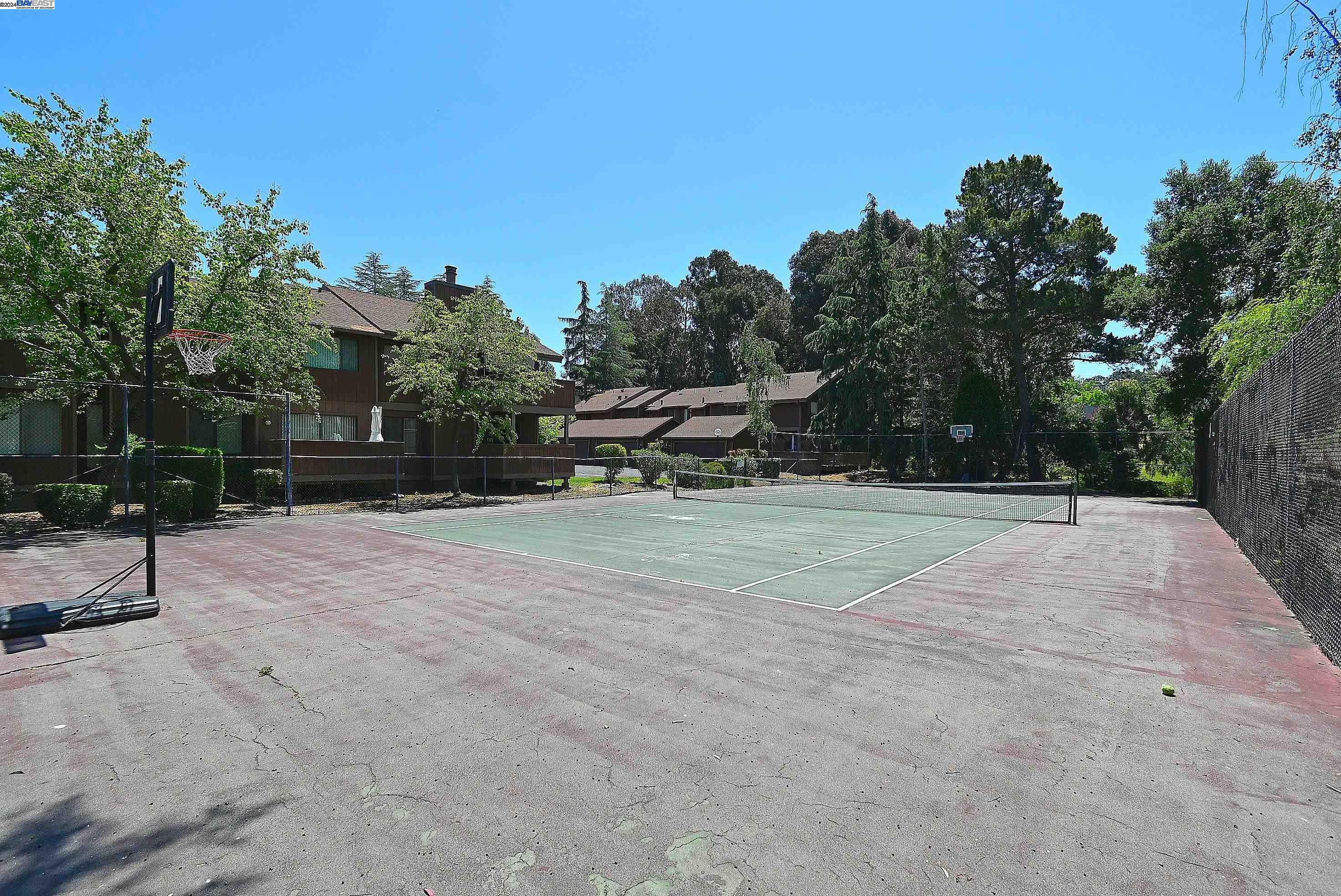 2248 Oak Creek Pl