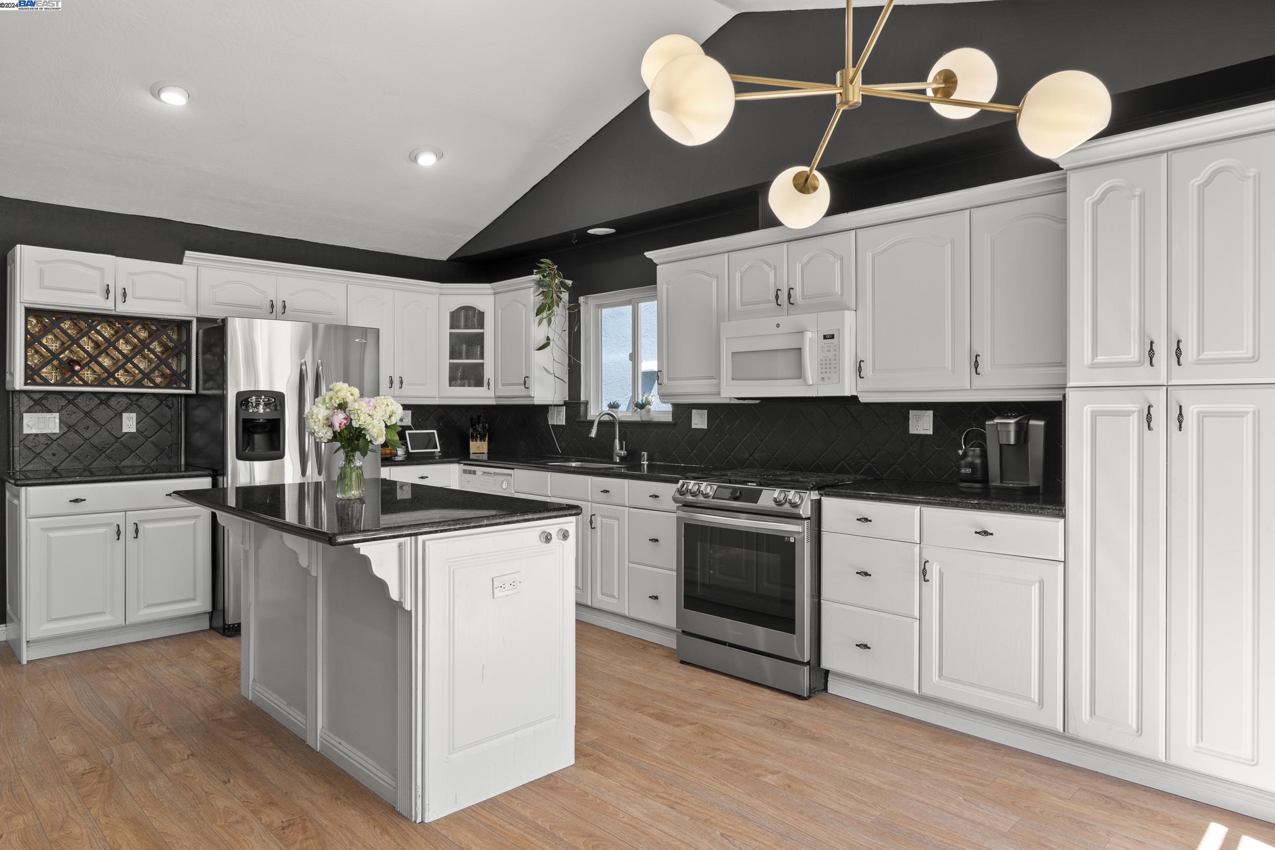 18824 Cameo Ct