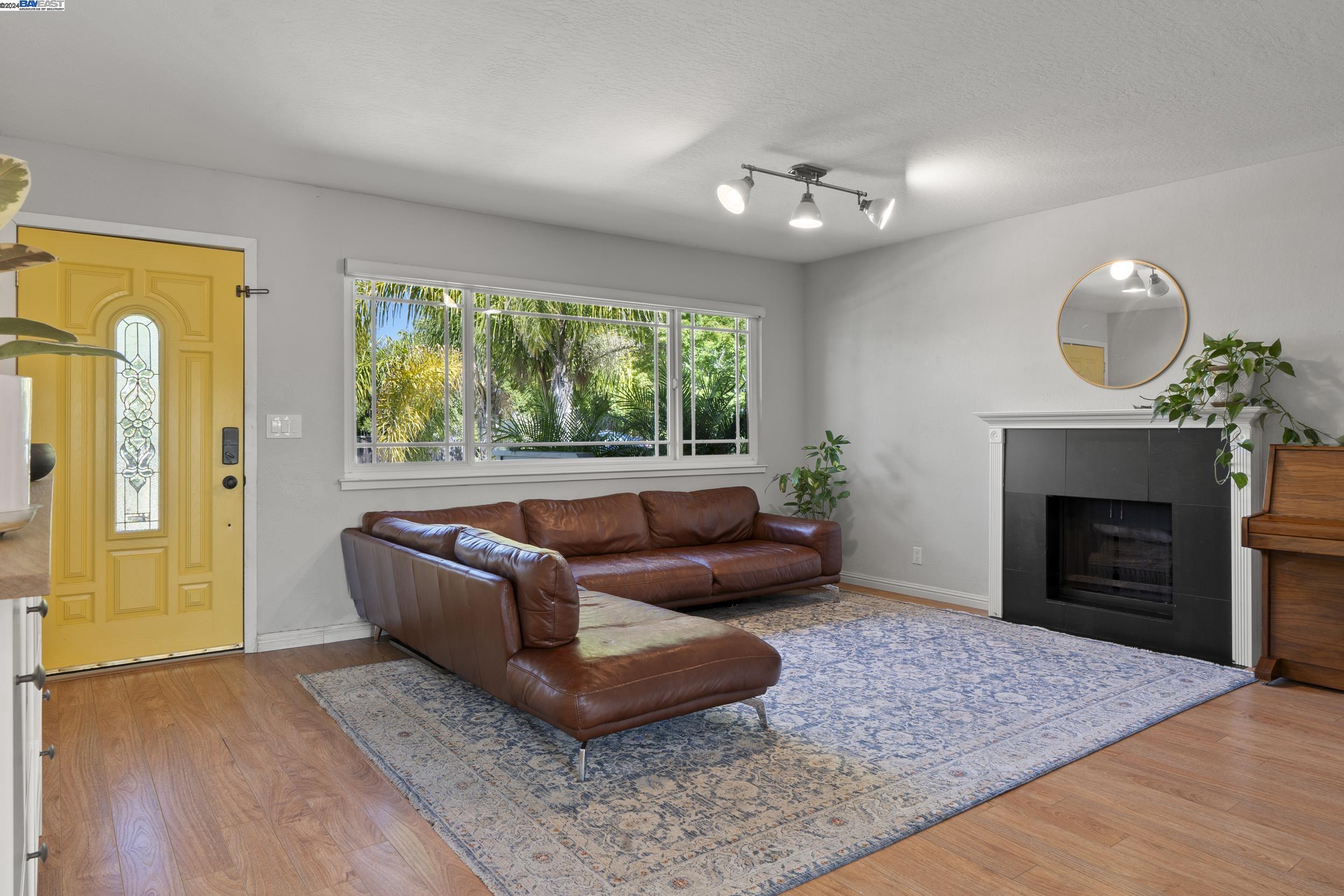 18824 Cameo Ct