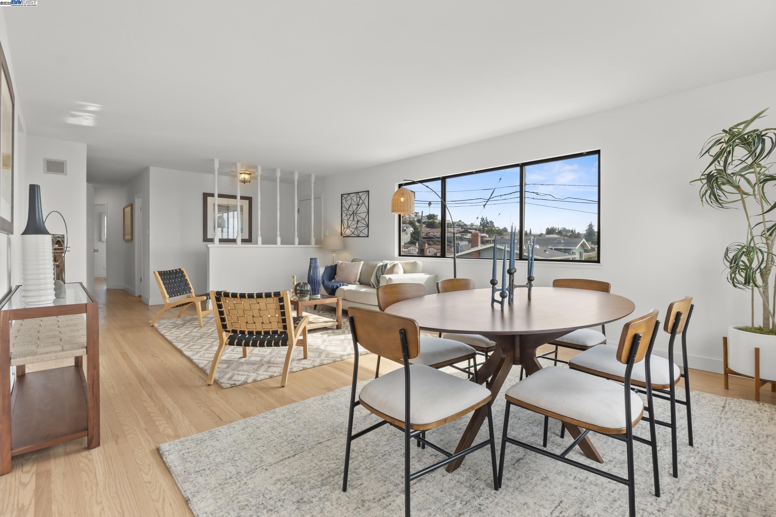 2122 Pico Pl