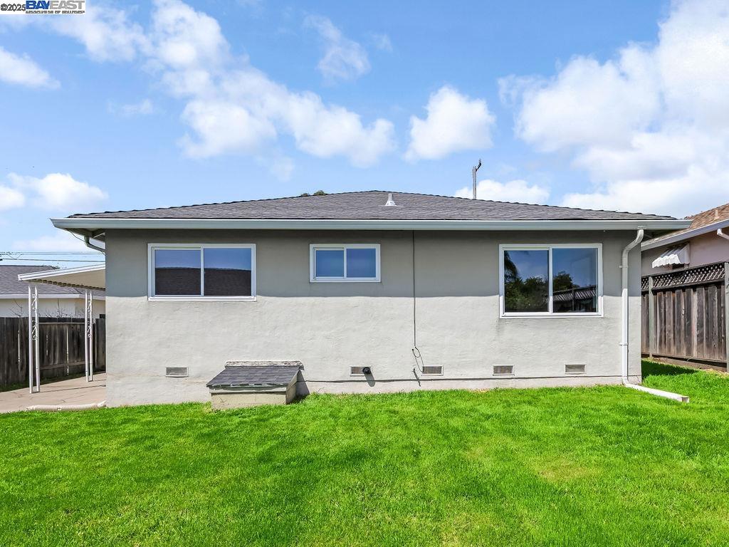 3037 Greenview Dr