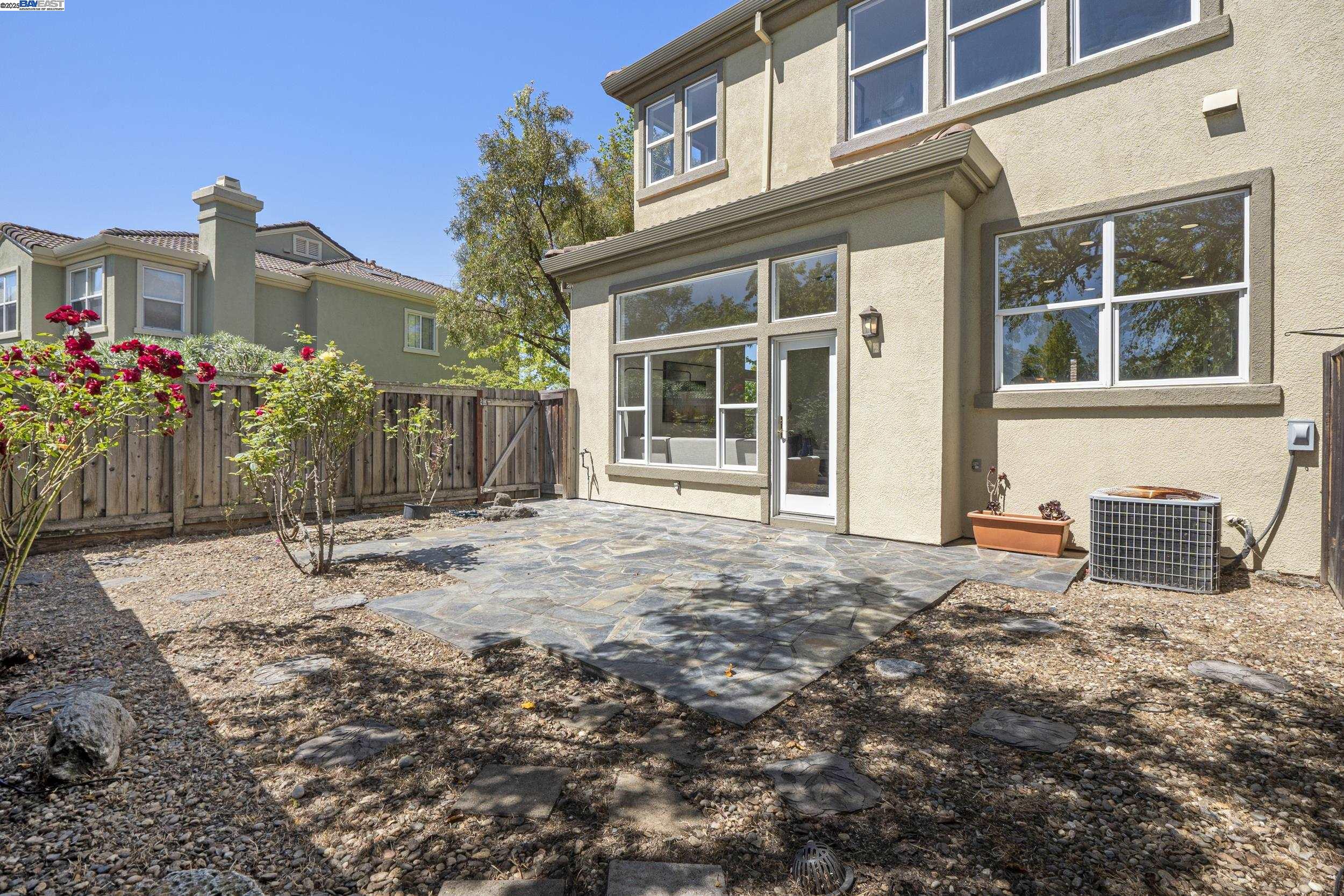 22180 W Lyndon Loop