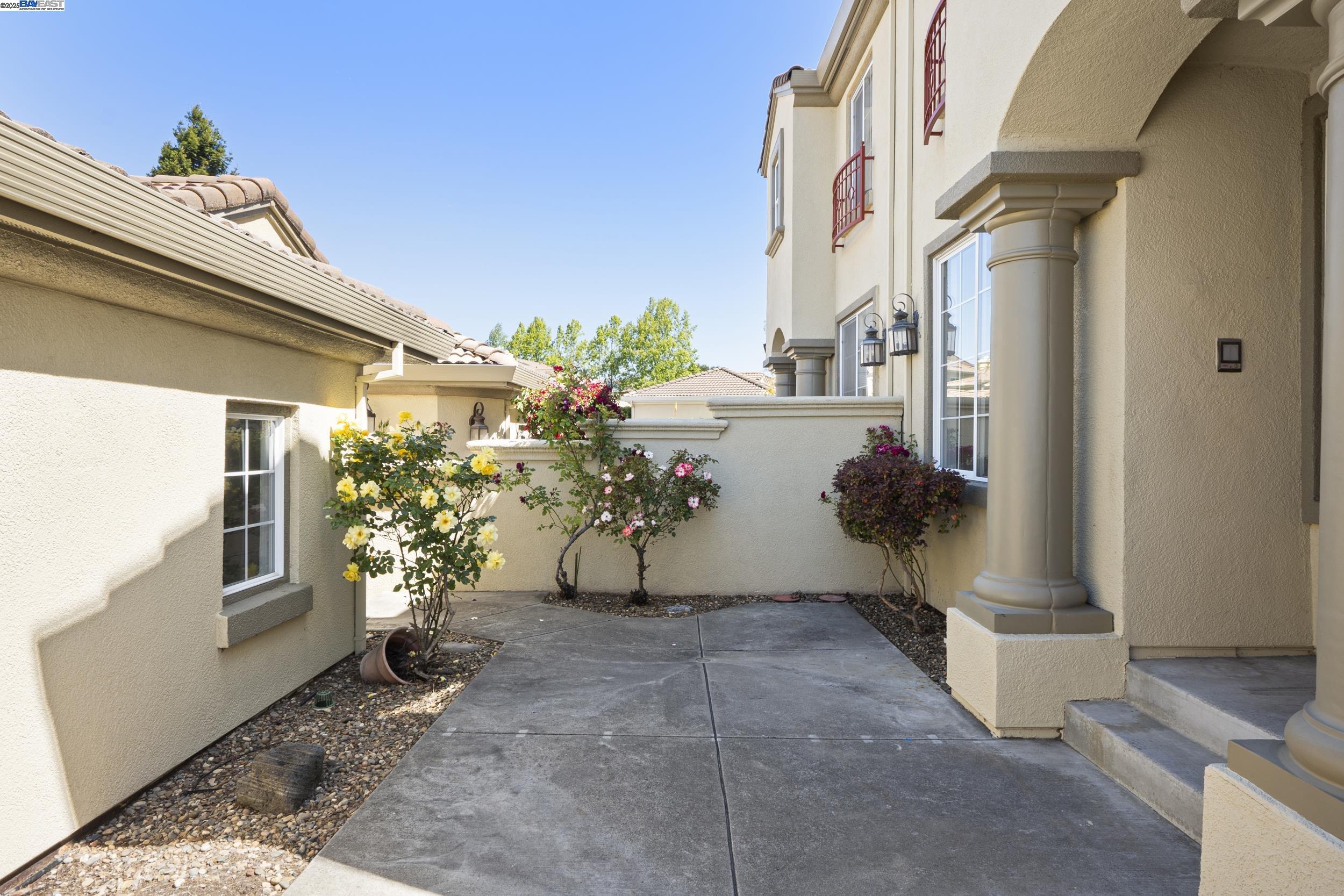 22180 W Lyndon Loop