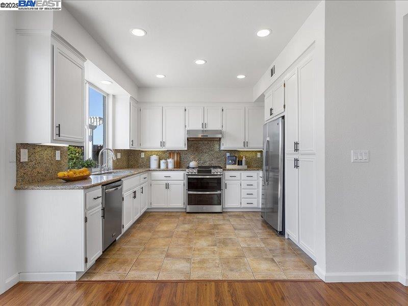 21042 Sherman Dr