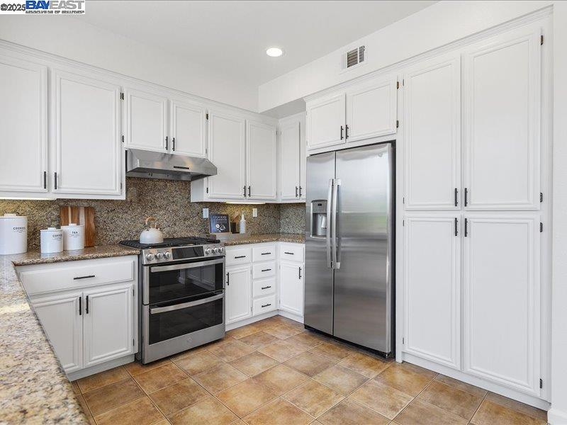21042 Sherman Dr