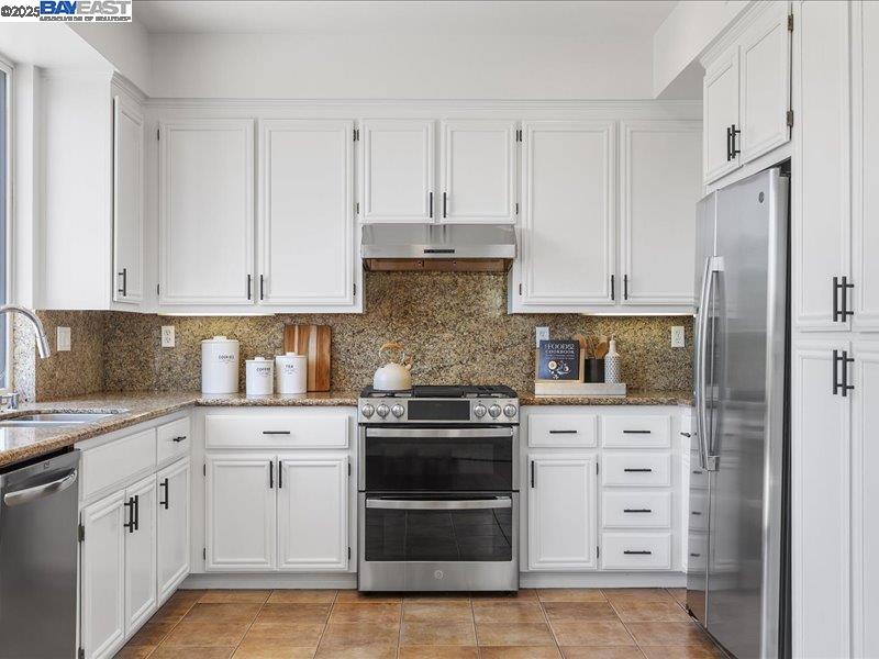 21042 Sherman Dr