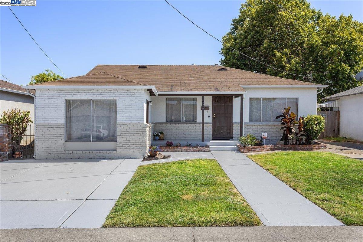 576 Pomona St