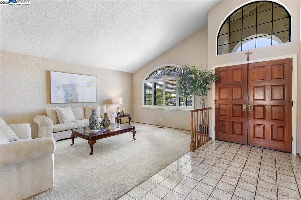 6444 Boone Dr