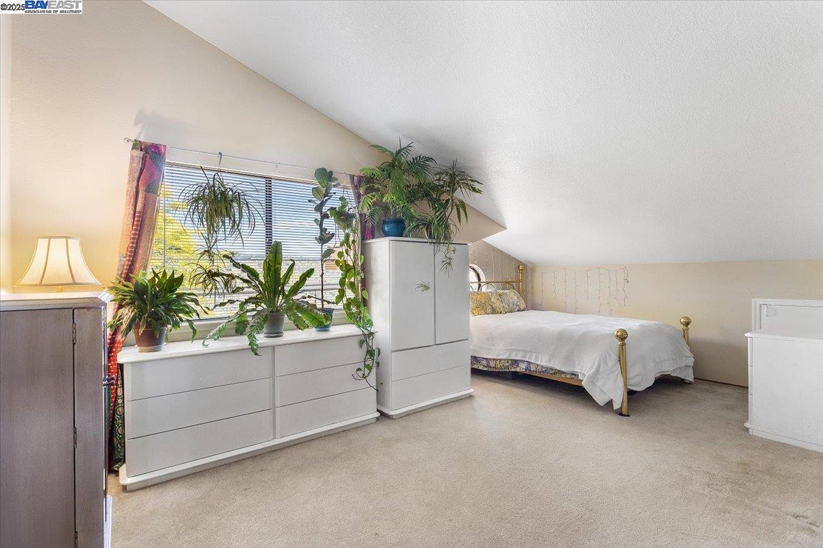 6444 Boone Dr