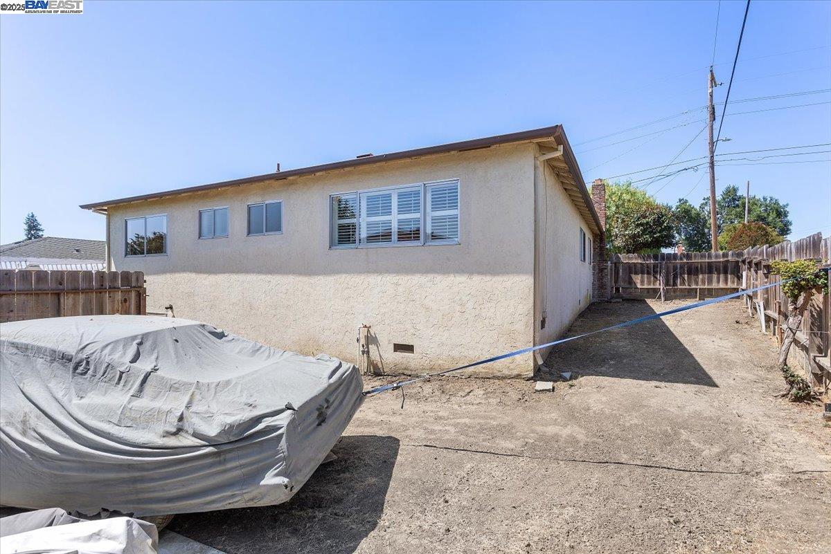 19306 Vaughn Ave
