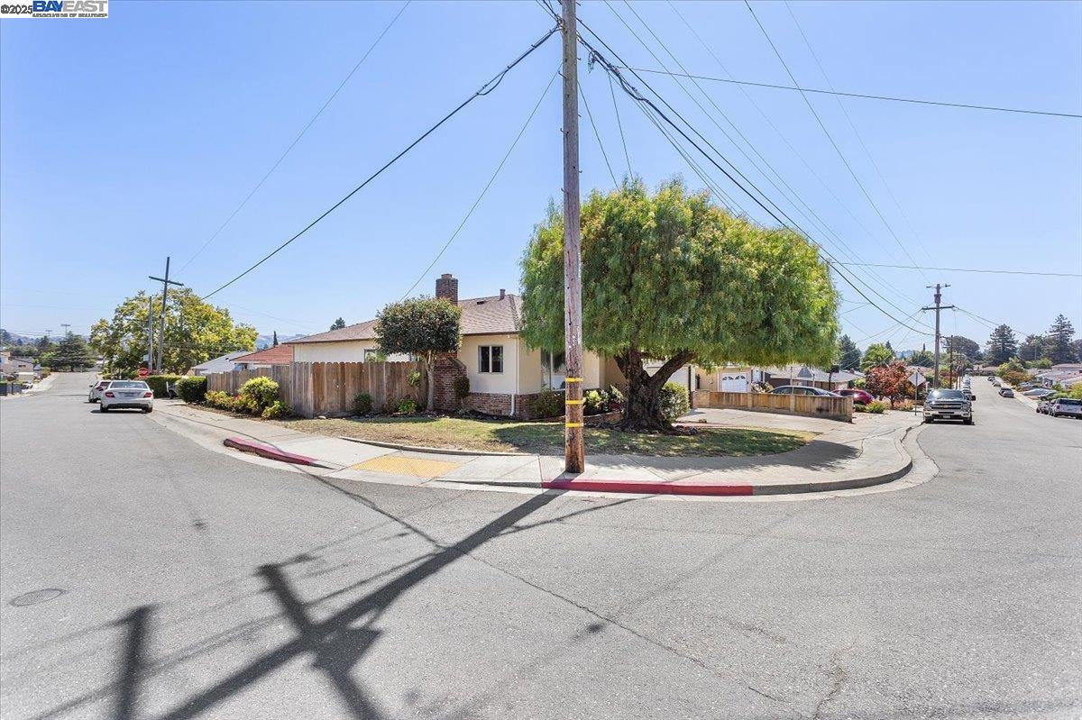 19306 Vaughn Ave
