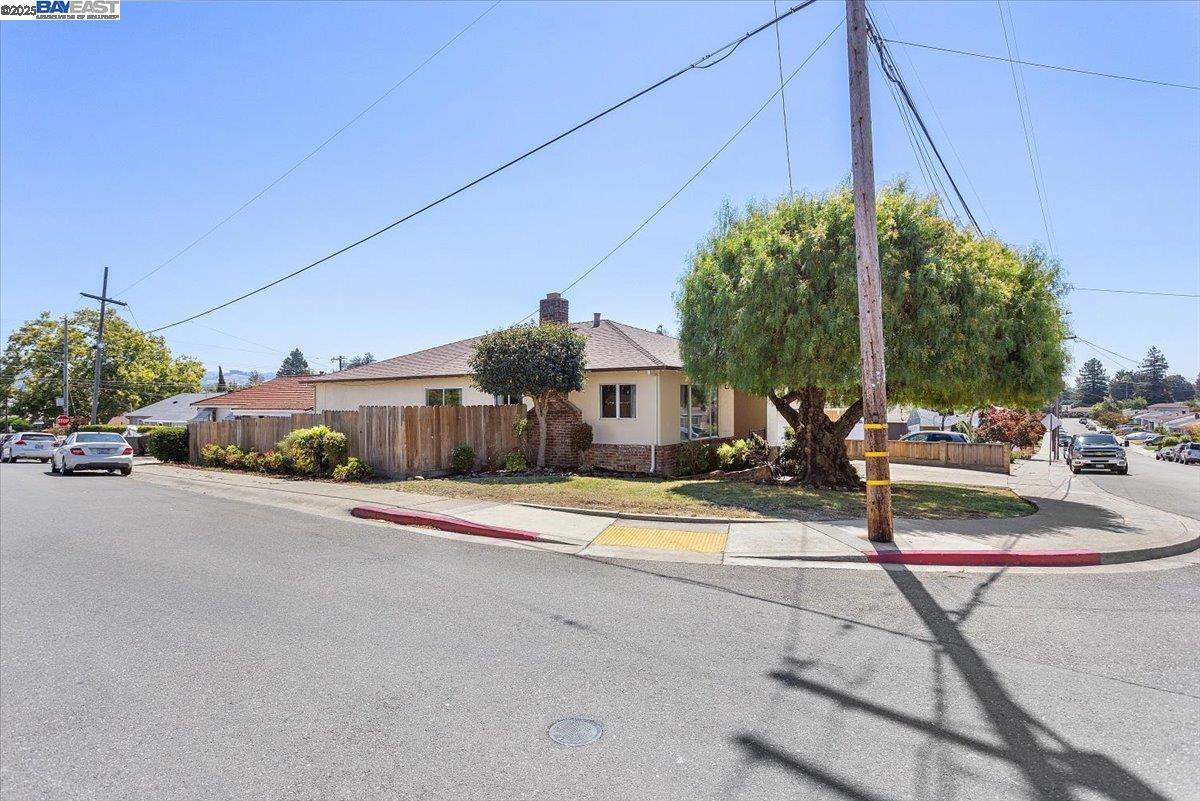 19306 Vaughn Ave