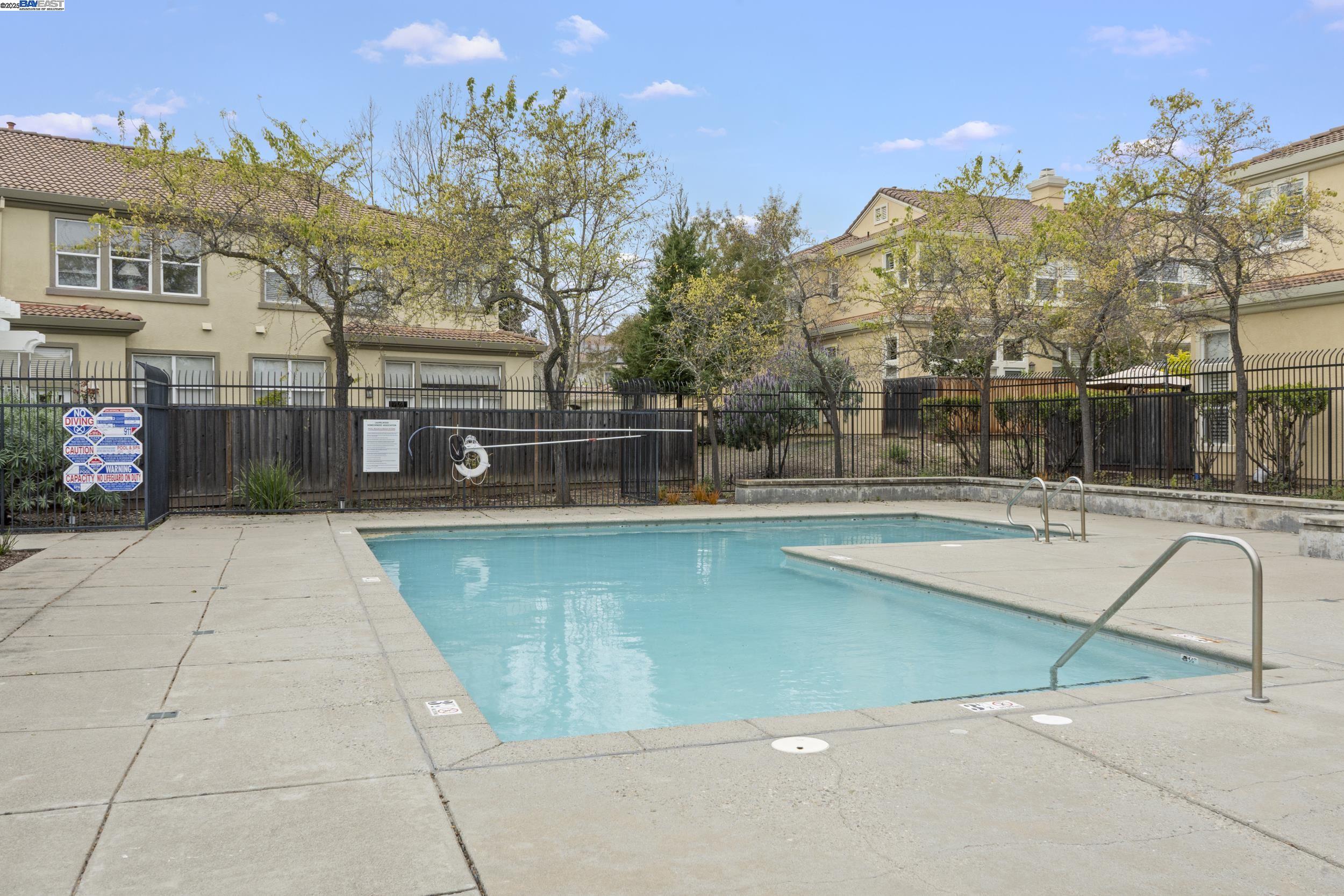 22284 E Lyndon Loop