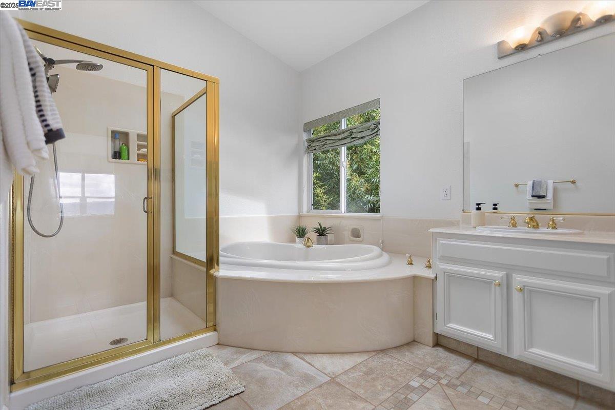 22284 E Lyndon Loop