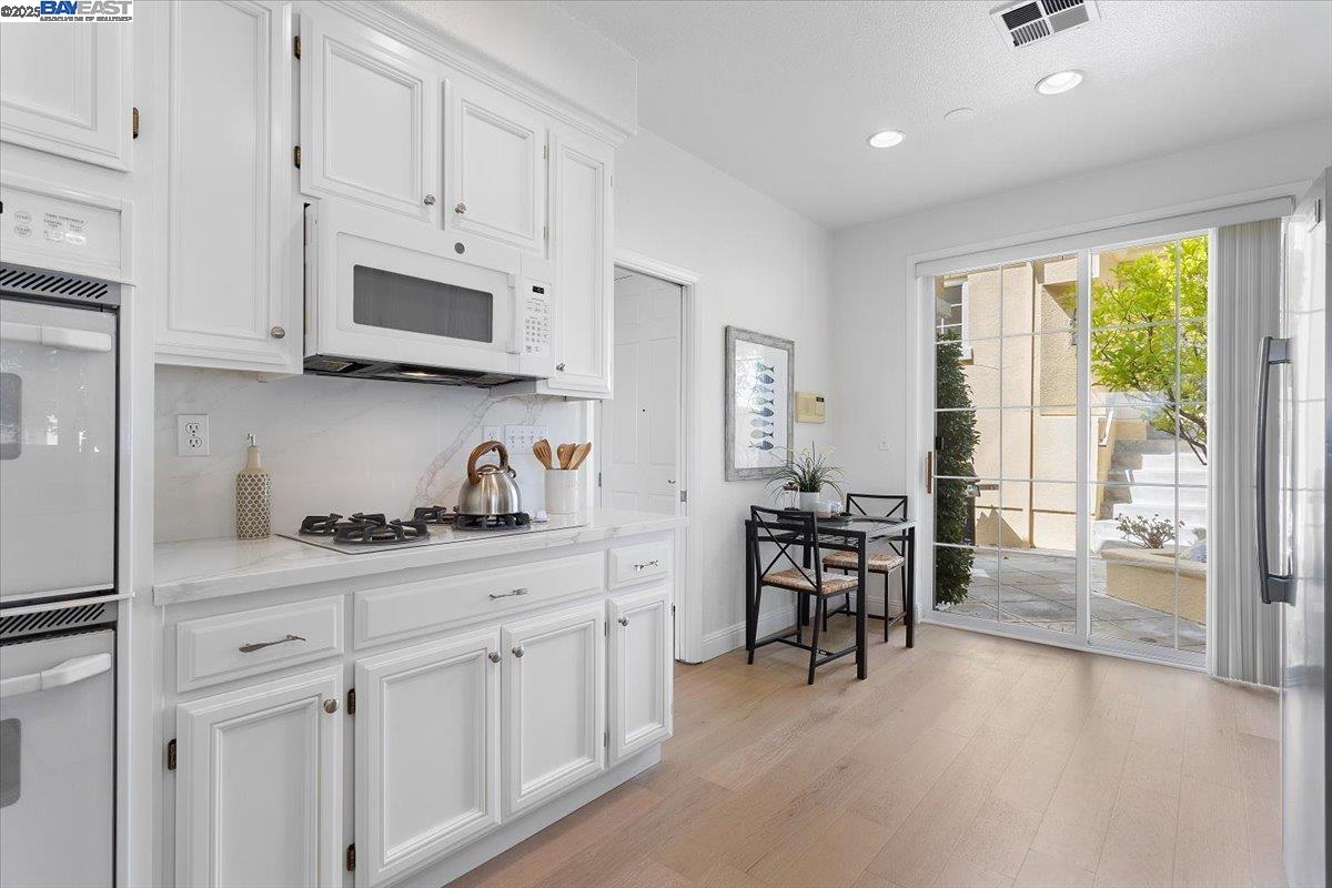 22284 E Lyndon Loop