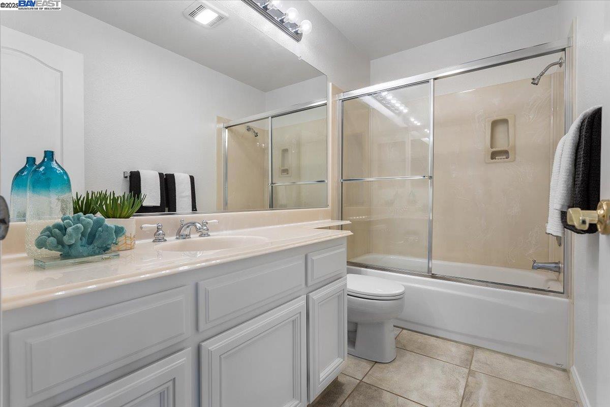 22284 E Lyndon Loop