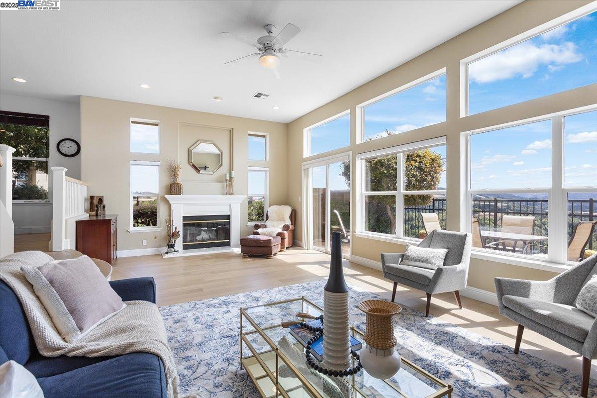 22284 E Lyndon Loop