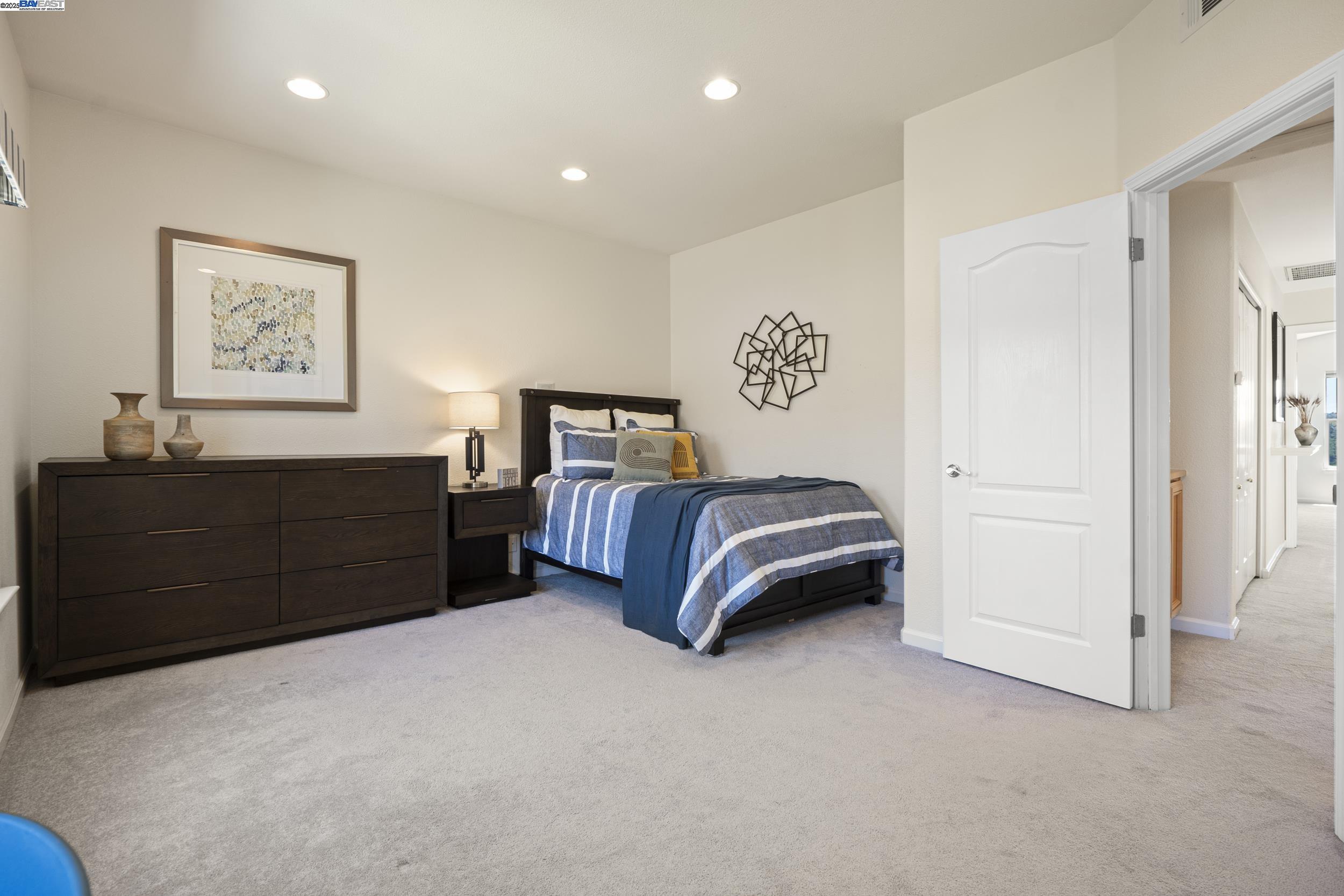 22284 E Lyndon Loop