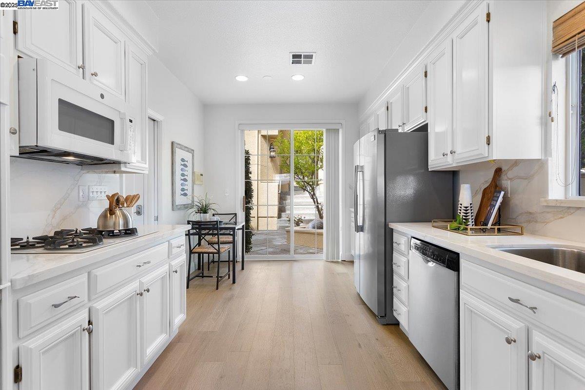 22284 E Lyndon Loop