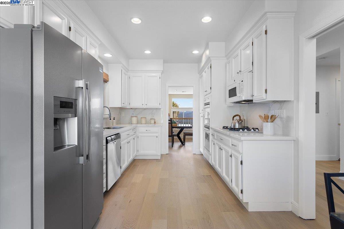22284 E Lyndon Loop