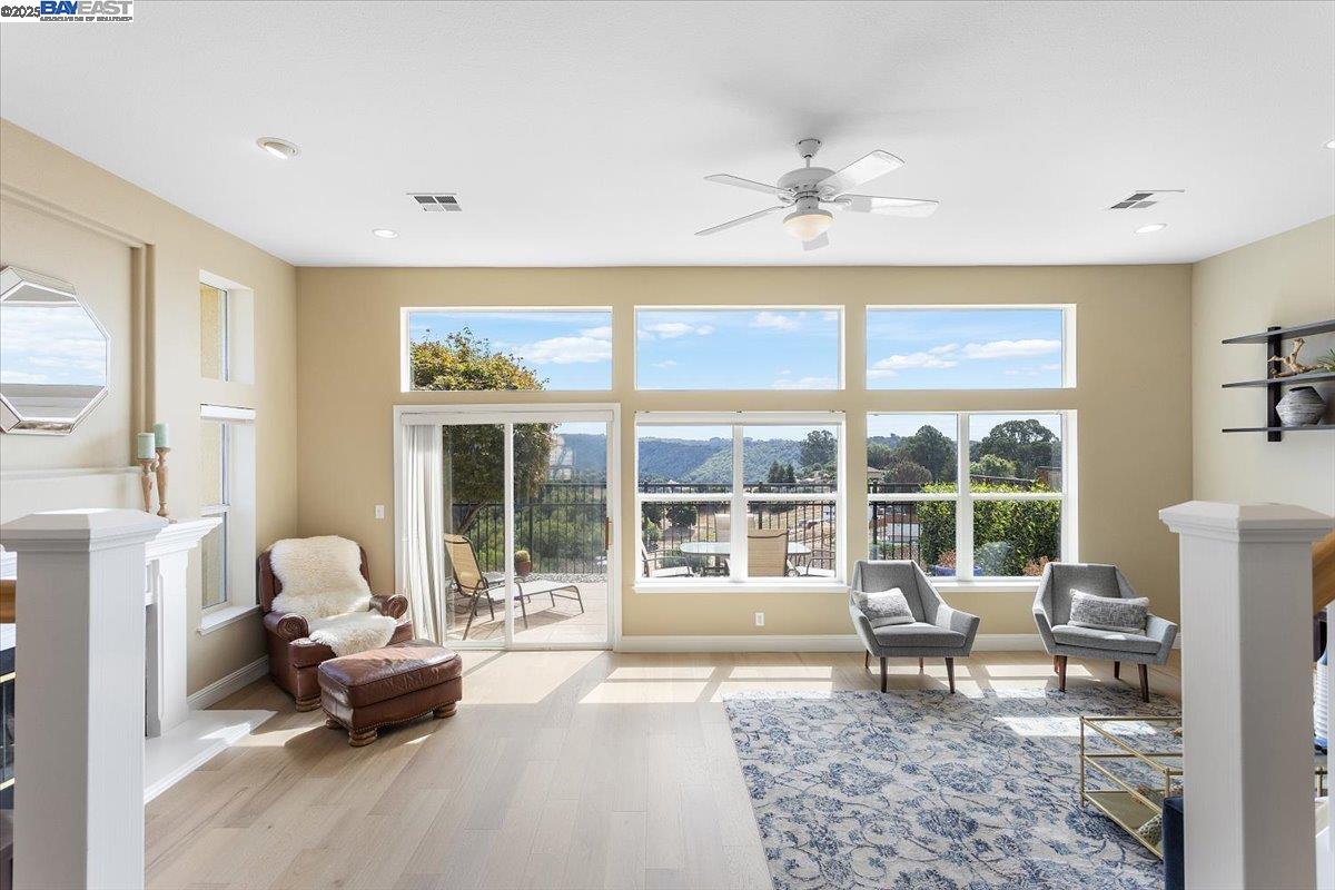 22284 E Lyndon Loop