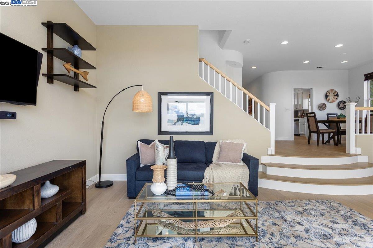 22284 E Lyndon Loop
