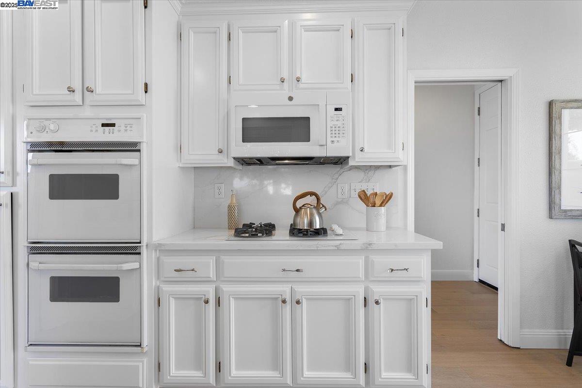 22284 E Lyndon Loop