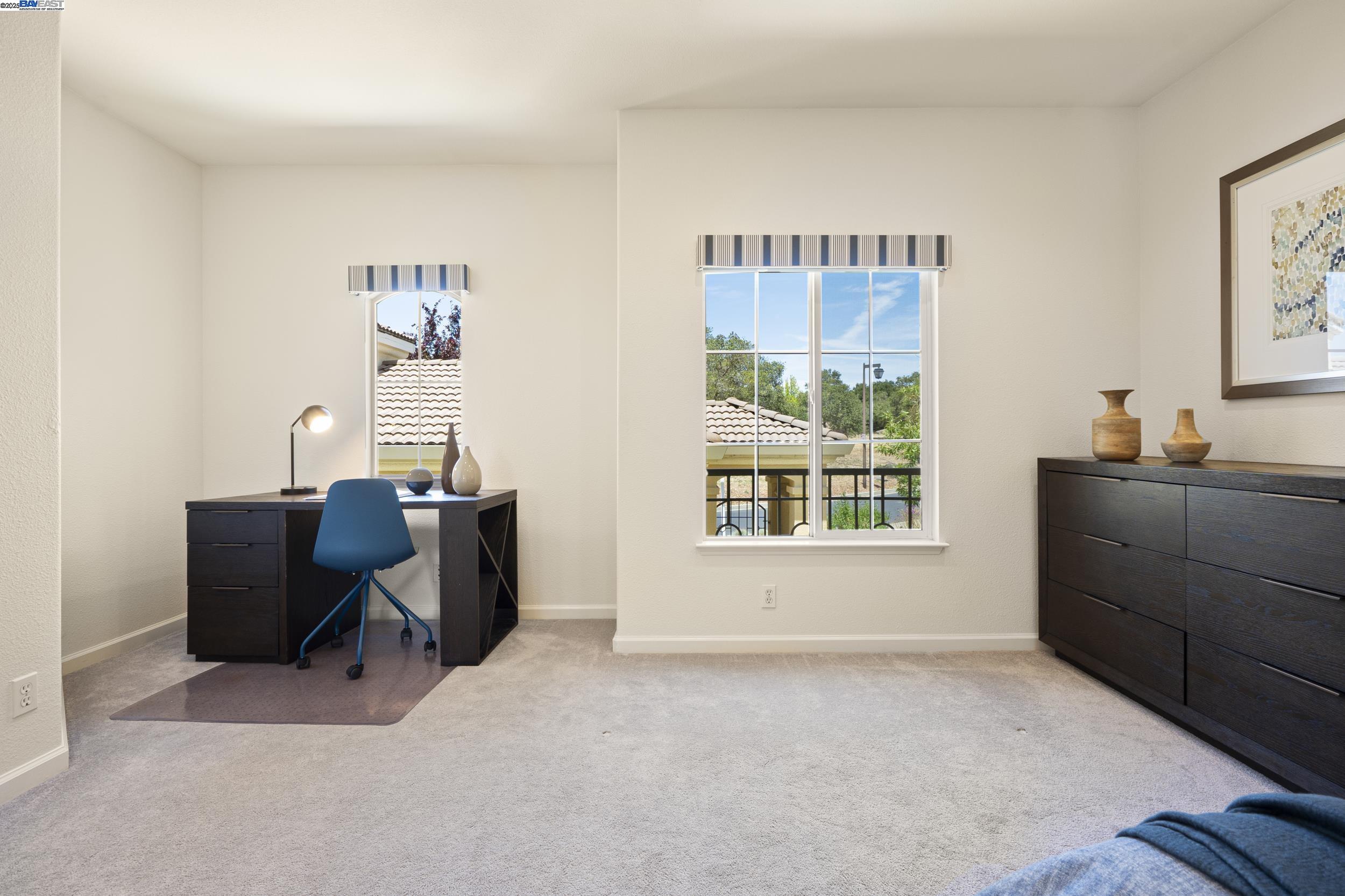 22284 E Lyndon Loop