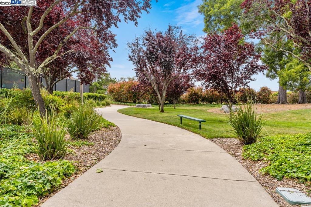 22284 E Lyndon Loop