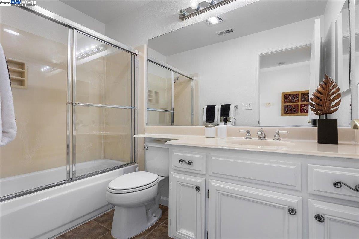 22284 E Lyndon Loop