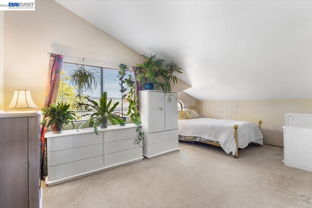 6444 Boone Dr