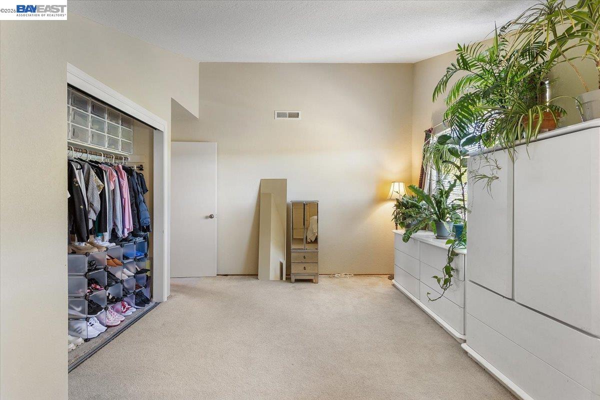 6444 Boone Dr