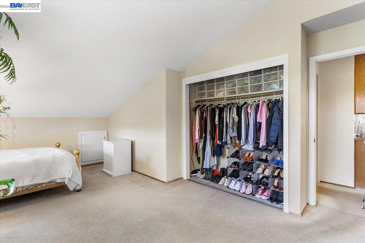 6444 Boone Dr