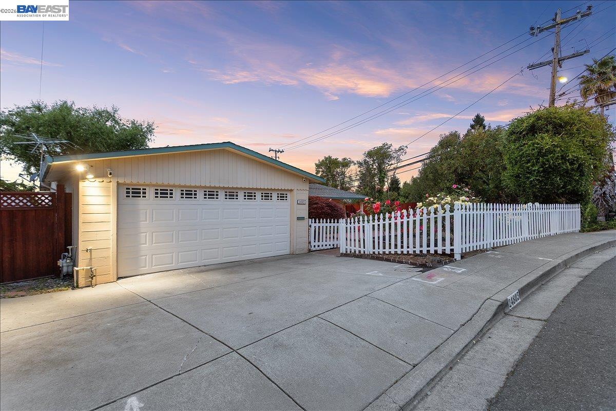 24805 Canyon View Ct