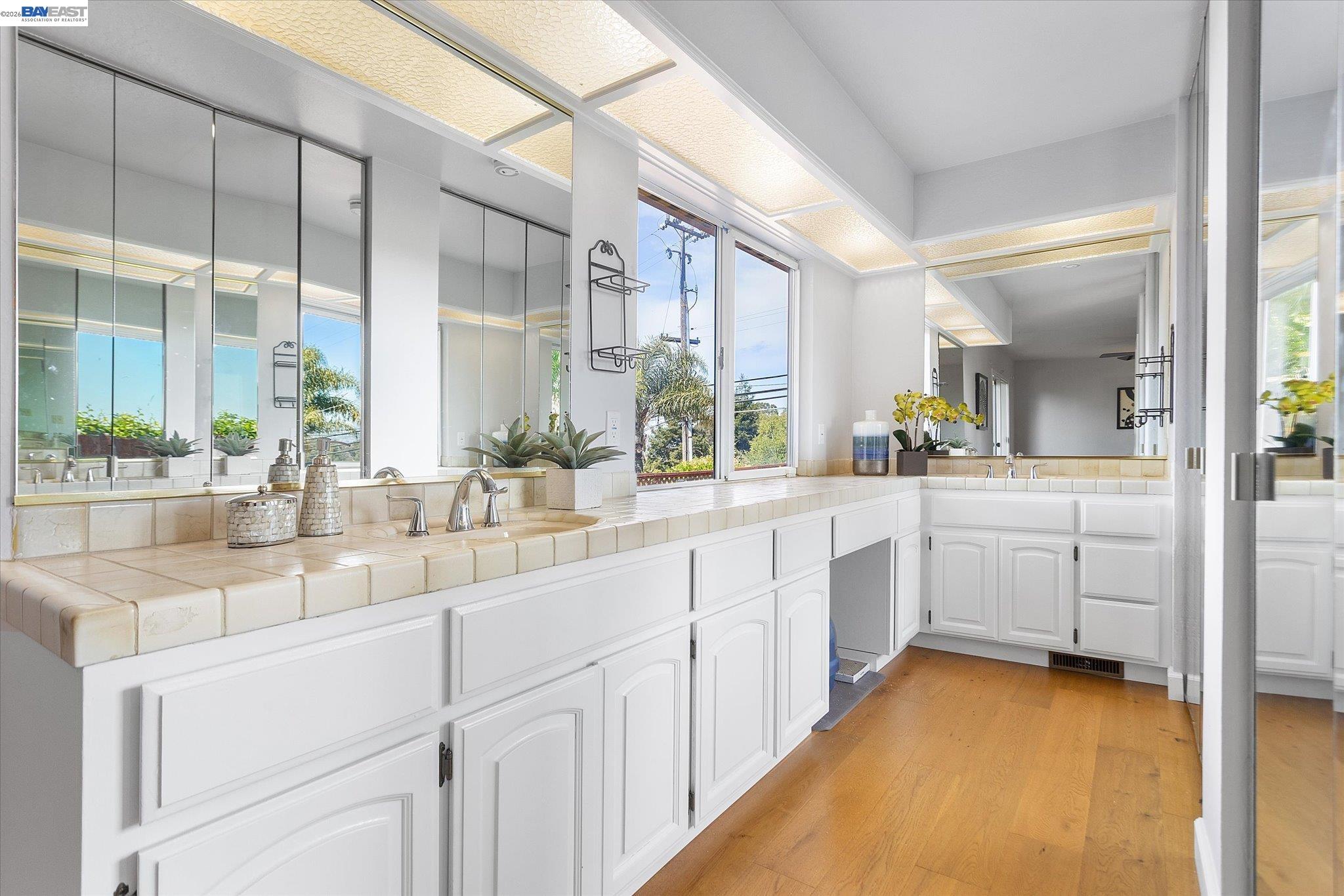 24805 Canyon View Ct