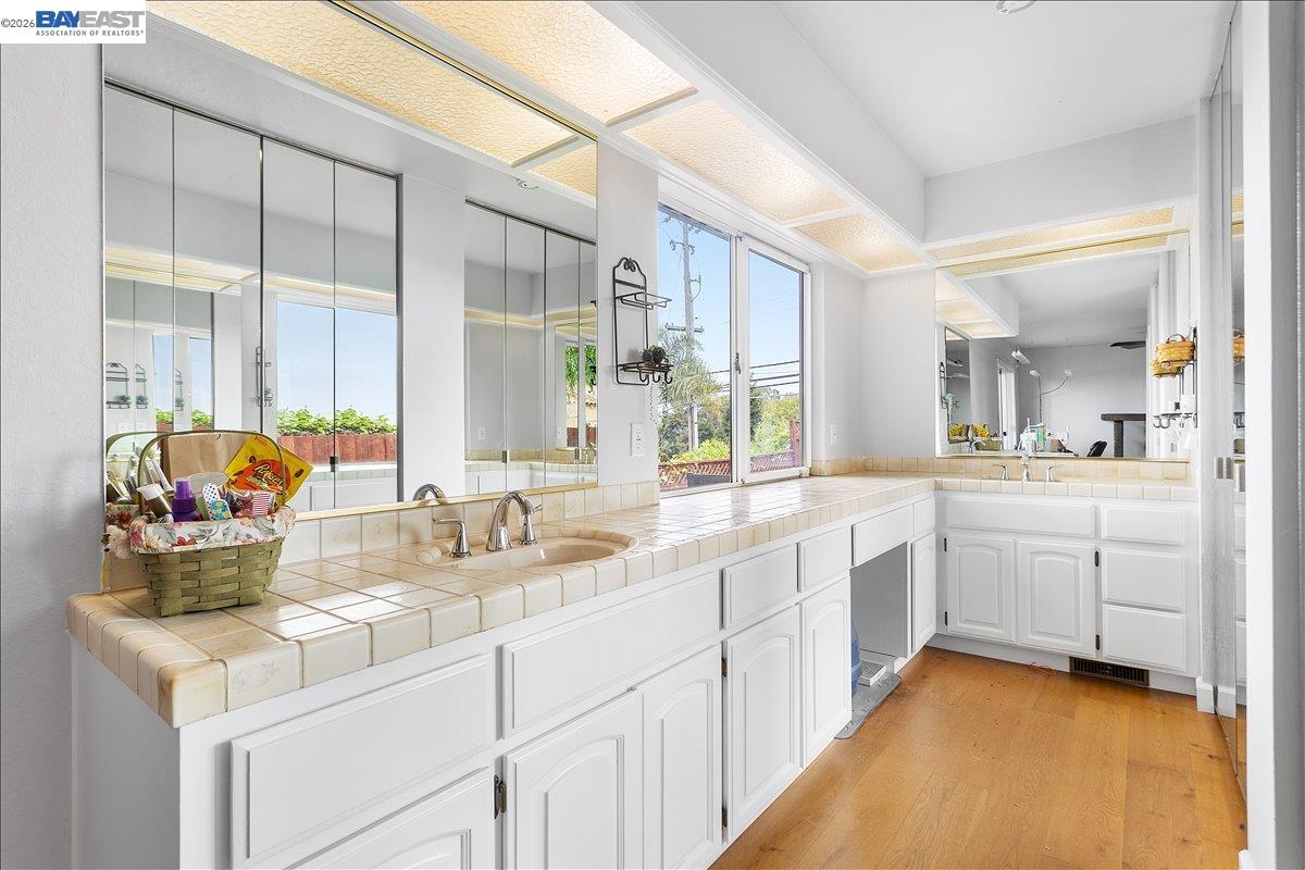 24805 Canyon View Ct