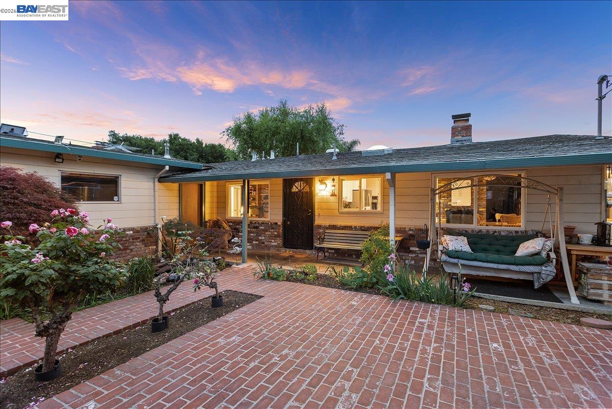 24805 Canyon View Ct