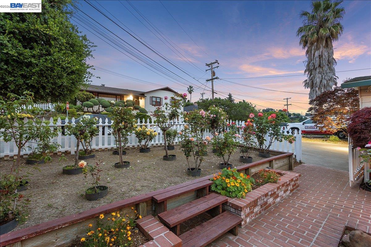 24805 Canyon View Ct