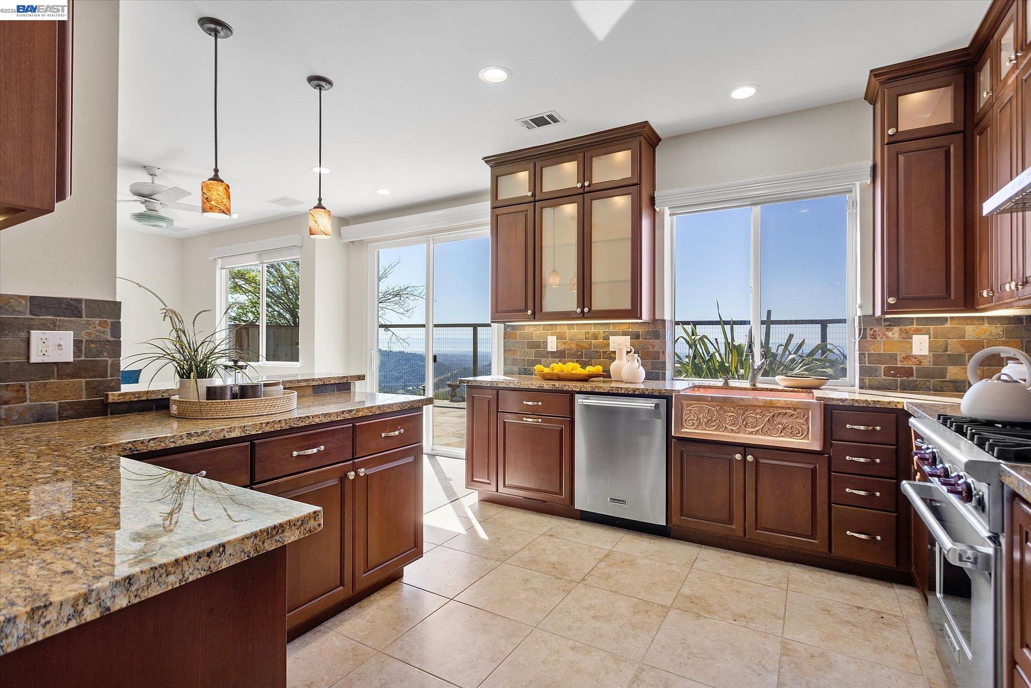 7892 Pineville Cir
