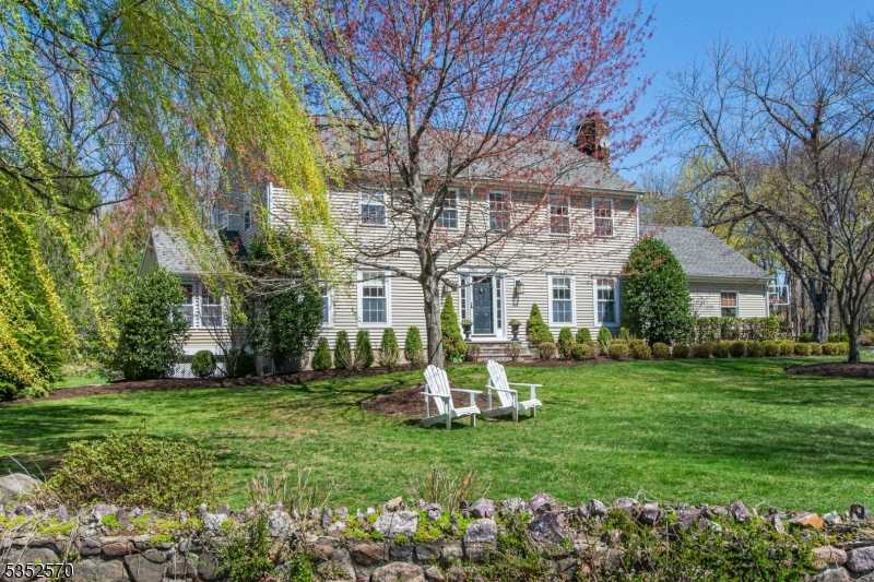 15 Lake Dr