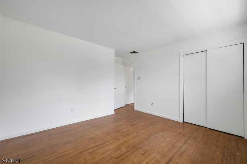 109 Knoll Rd