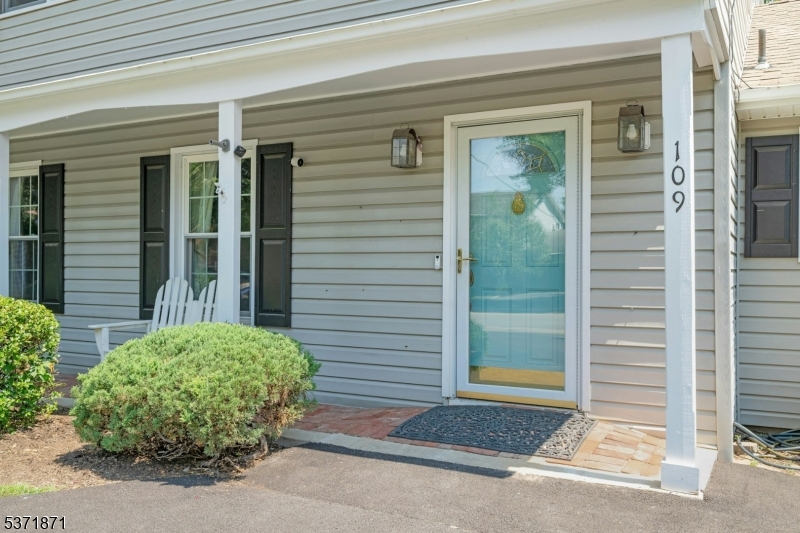 109 Knoll Rd