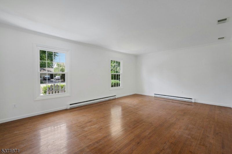 109 Knoll Rd