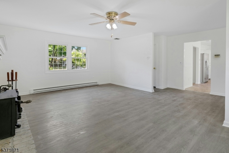 109 Knoll Rd