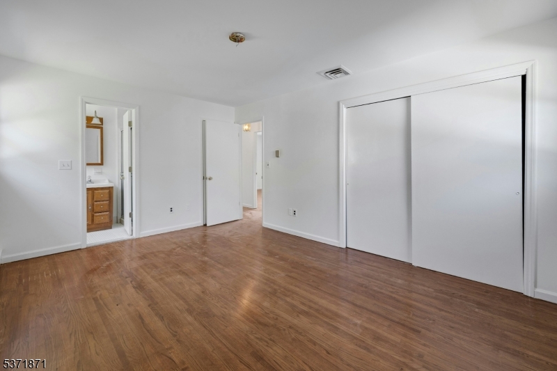 109 Knoll Rd