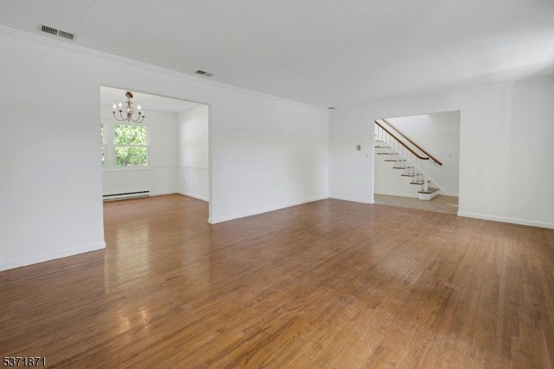 109 Knoll Rd