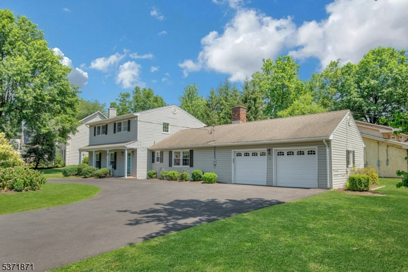 109 Knoll Rd