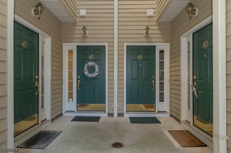 45 Taft Ln